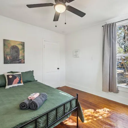 Stylish Room In Shared Home - Close To Convention Center And Hospitals